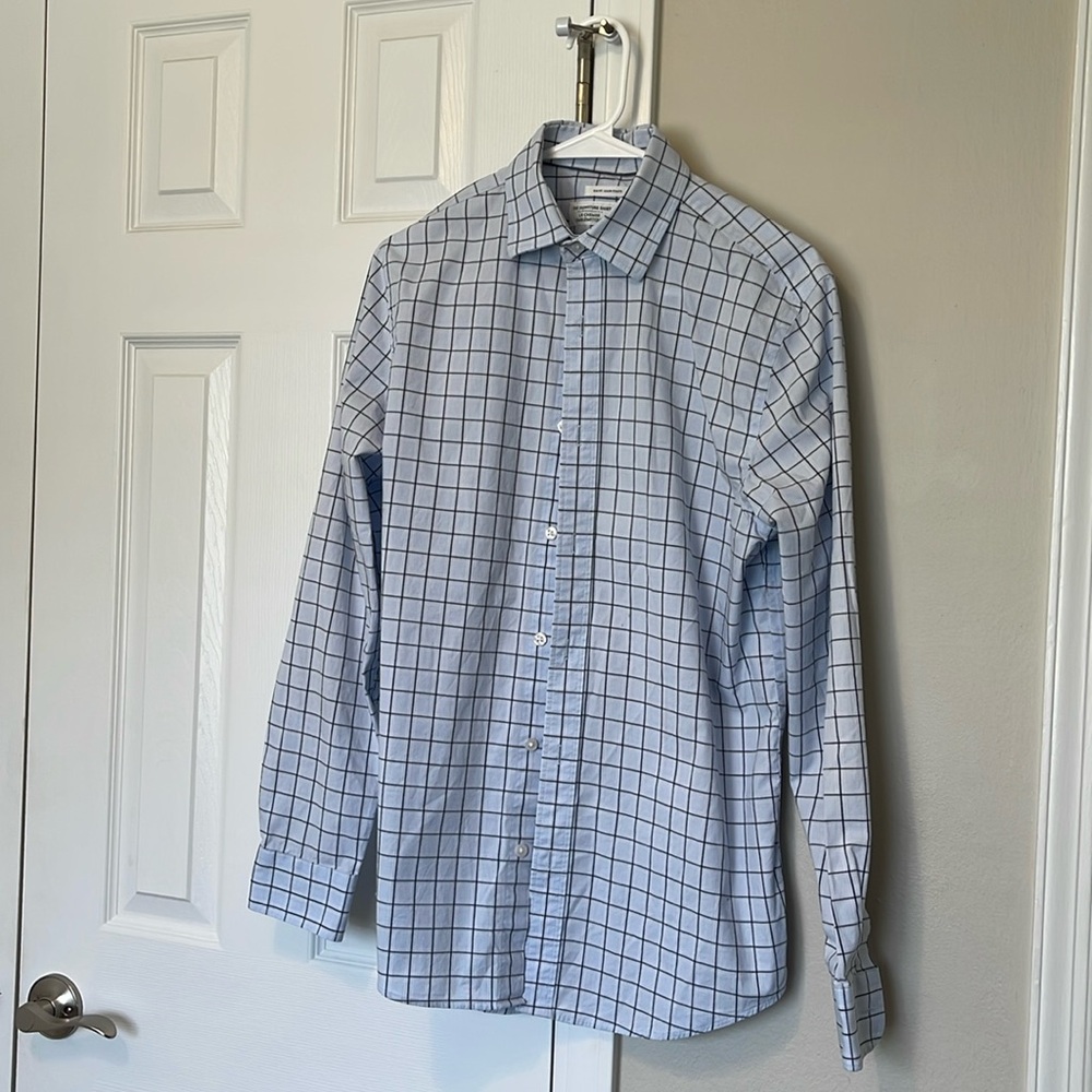 Men’s small slim fit business dress shirt button down